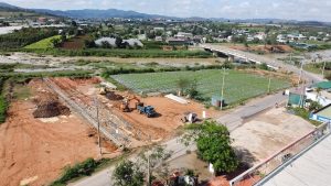 dat-lam-dong-gan-song