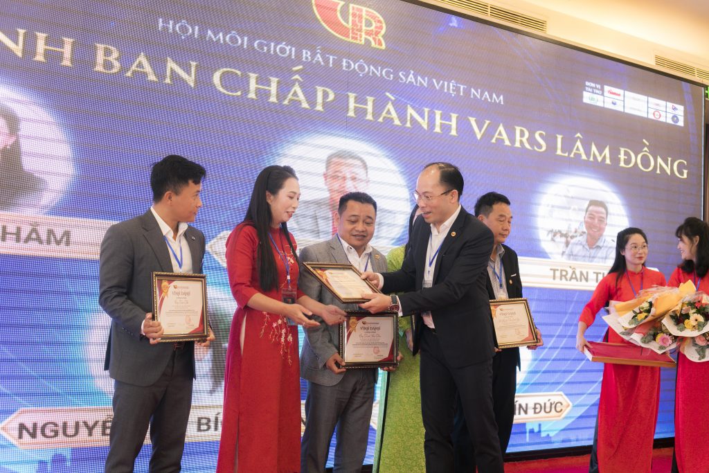 Địa Ốc Tín Đức